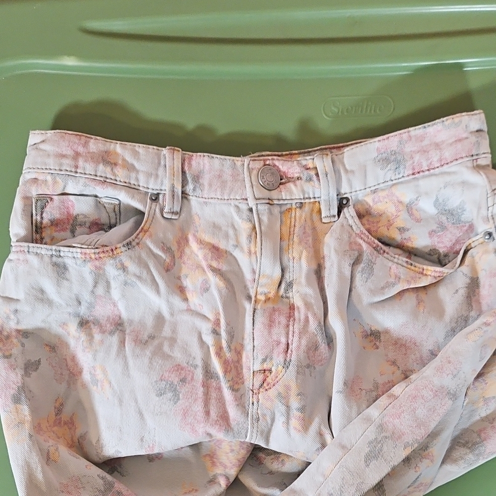 Floral Patterned Jeans - Picture 5 of 6